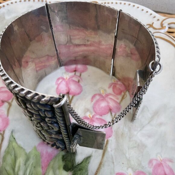 Vintage 60's Mexico 925 Sterling Wide Link Bracelet Aztec Warrior Repousse 68.6g - Picture 6 of 13